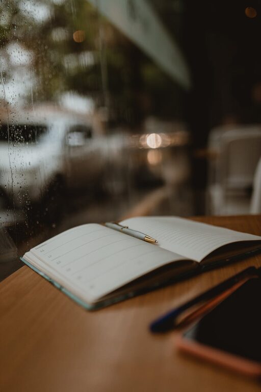 How to Journal for Clarity and Focus: A Simple Guide
